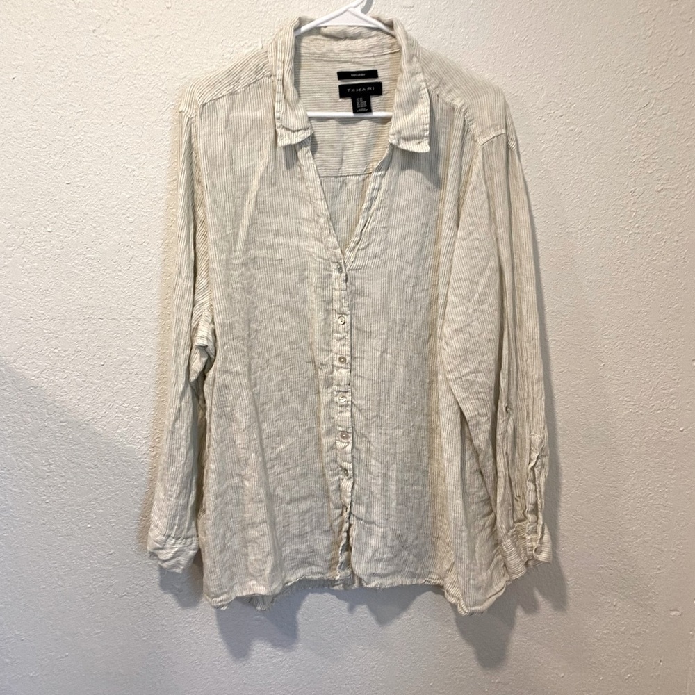 Tahari Cream Button-Up Tunic